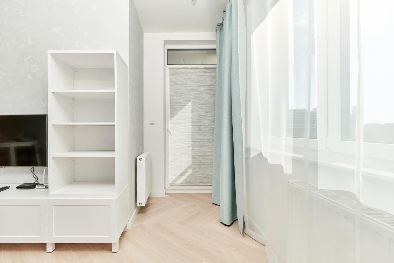 Exclusive Apartments Gwiazdzista With Free Garage Wroclaw By Noclegi Renters Экстерьер фото