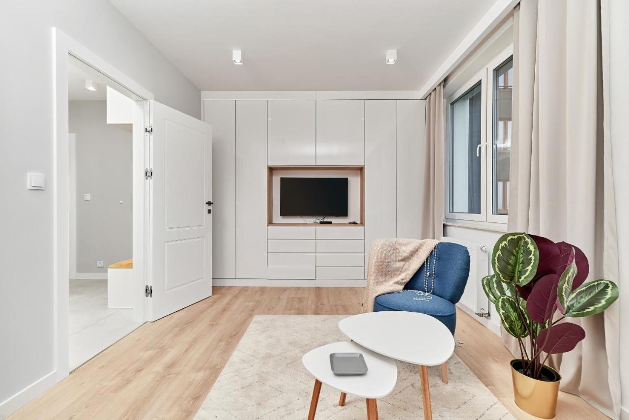 Exclusive Apartments Gwiazdzista With Free Garage Wroclaw By Noclegi Renters Экстерьер фото