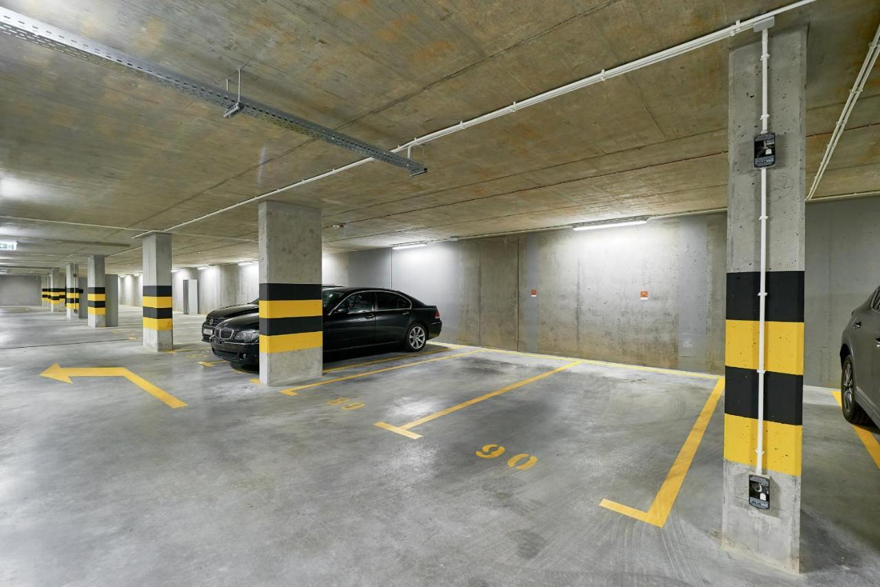 Exclusive Apartments Gwiazdzista With Free Garage Wroclaw By Noclegi Renters Экстерьер фото