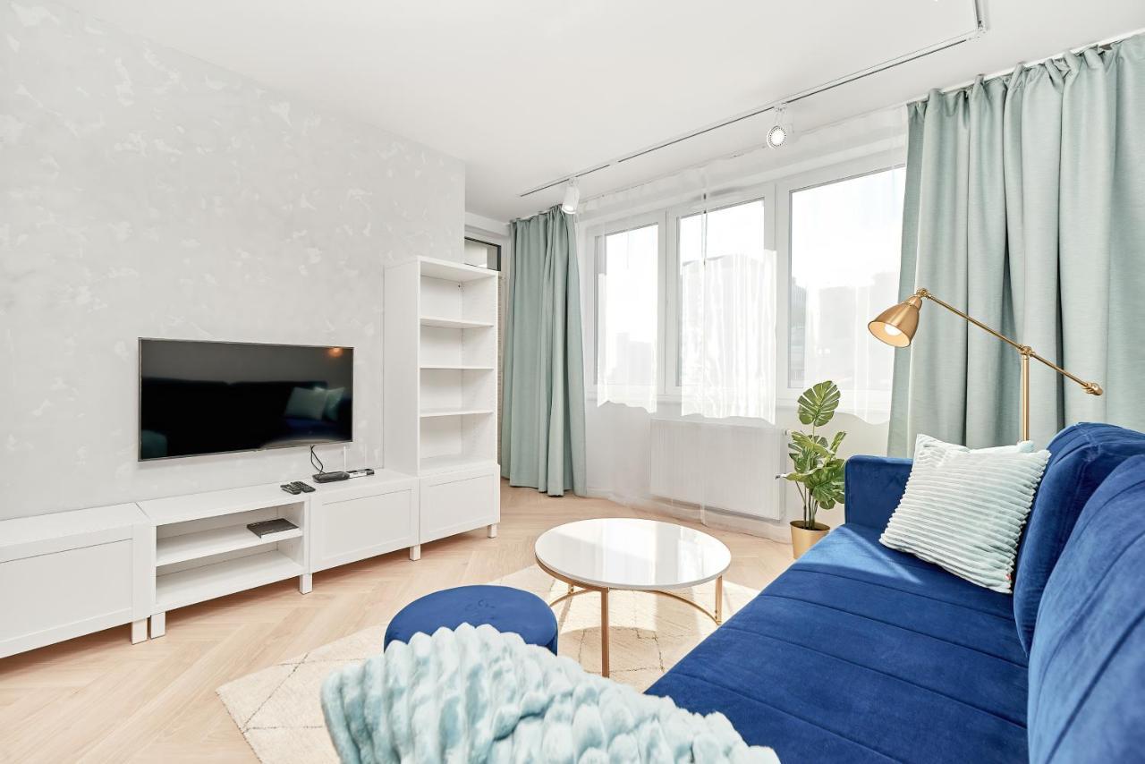 Exclusive Apartments Gwiazdzista With Free Garage Wroclaw By Noclegi Renters Экстерьер фото