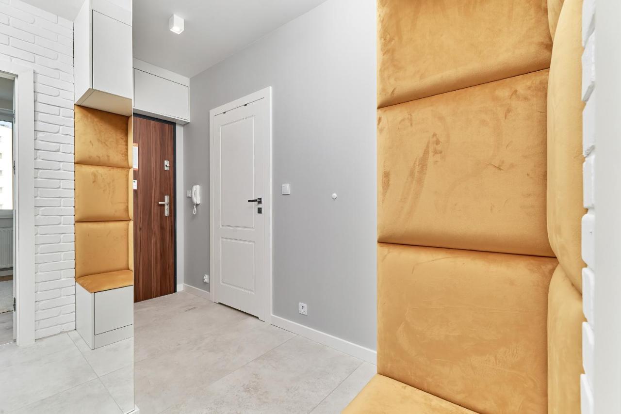 Exclusive Apartments Gwiazdzista With Free Garage Wroclaw By Noclegi Renters Экстерьер фото